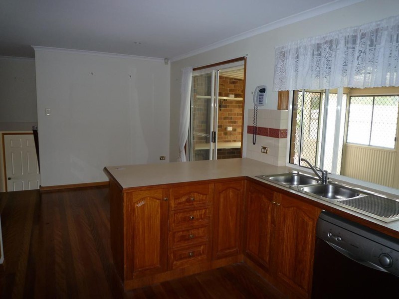 31 Bowerbird Avenue, Eli Waters QLD 4655