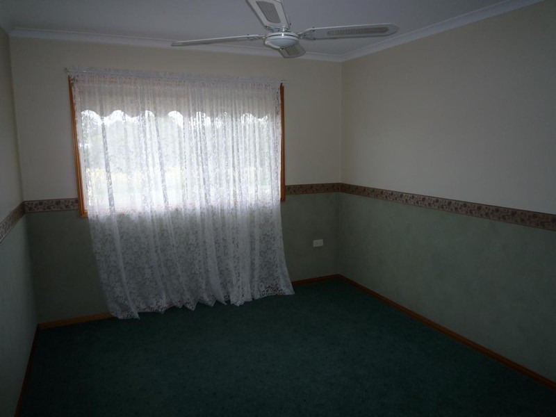 31 Bowerbird Avenue, Eli Waters QLD 4655