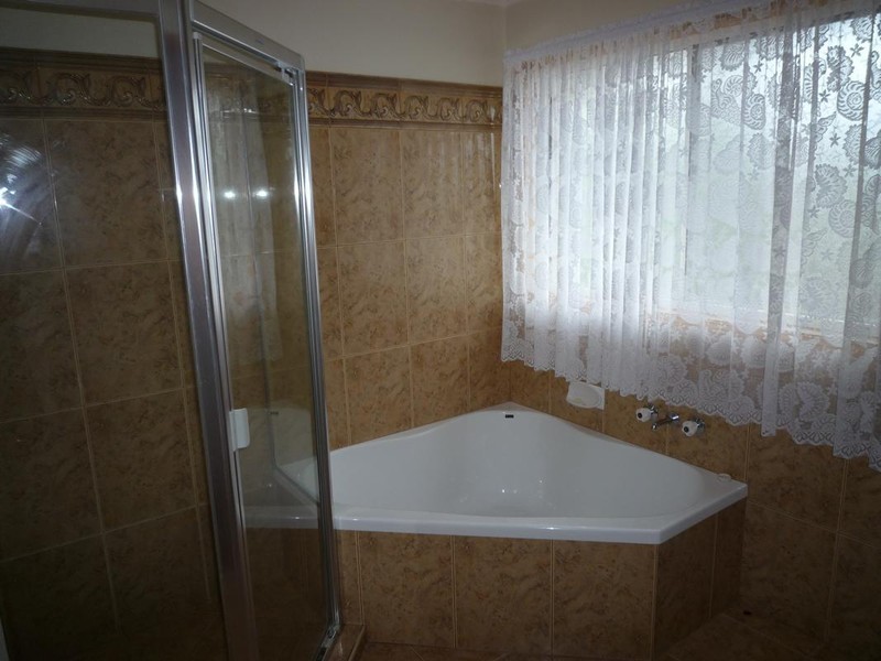 31 Bowerbird Avenue, Eli Waters QLD 4655