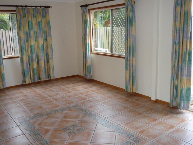 31 Bowerbird Avenue, Eli Waters QLD 4655