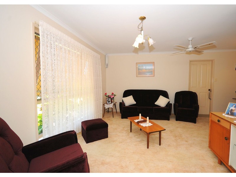 27 Barnstaple street, Torquay QLD 4655
