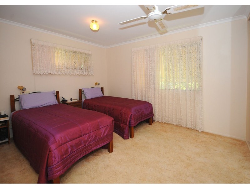 27 Barnstaple street, Torquay QLD 4655