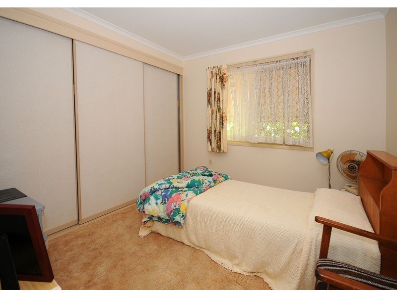 27 Barnstaple street, Torquay QLD 4655