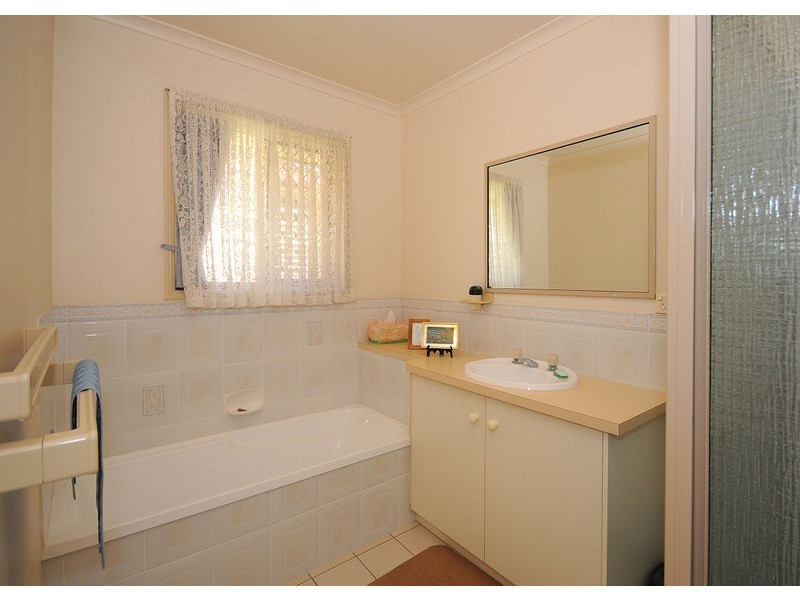 27 Barnstaple street, Torquay QLD 4655