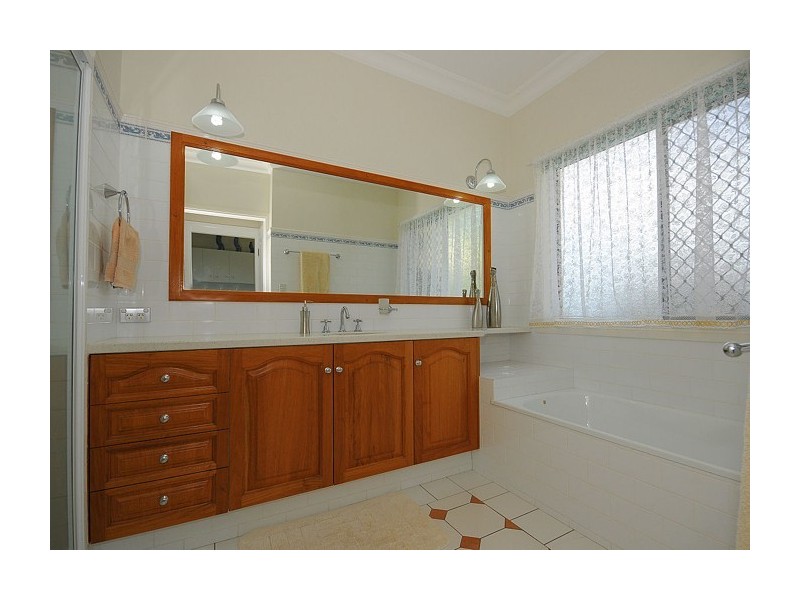 206 Denmans Camp Road, Wondunna QLD 4655
