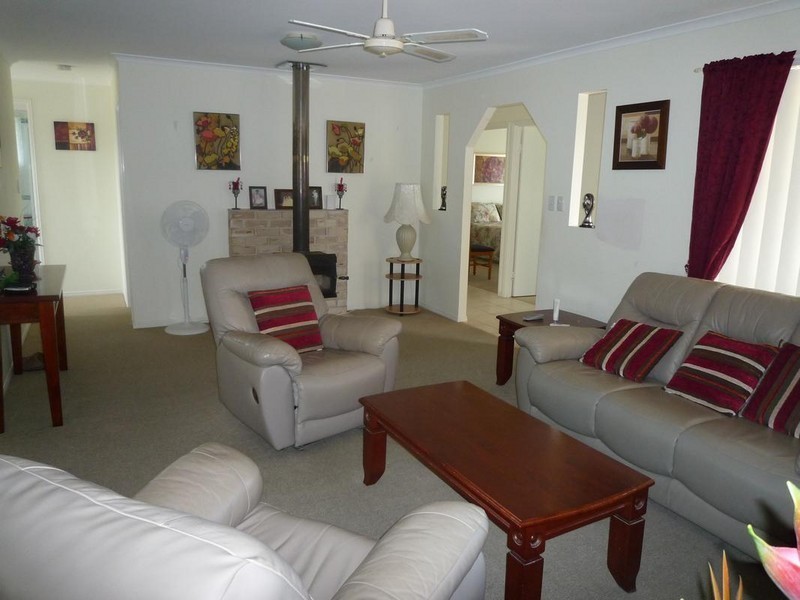 73 North Street, Point Vernon QLD 4655