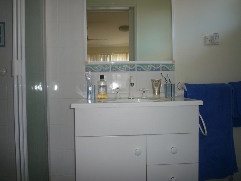 73 North Street, Point Vernon QLD 4655