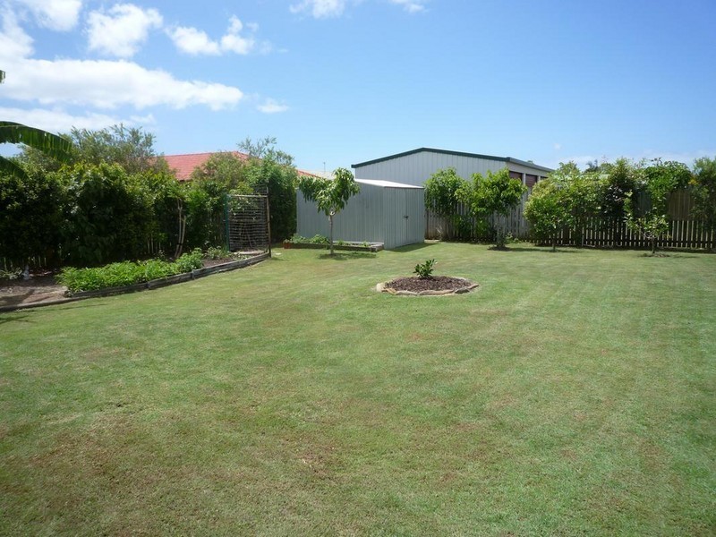 73 North Street, Point Vernon QLD 4655