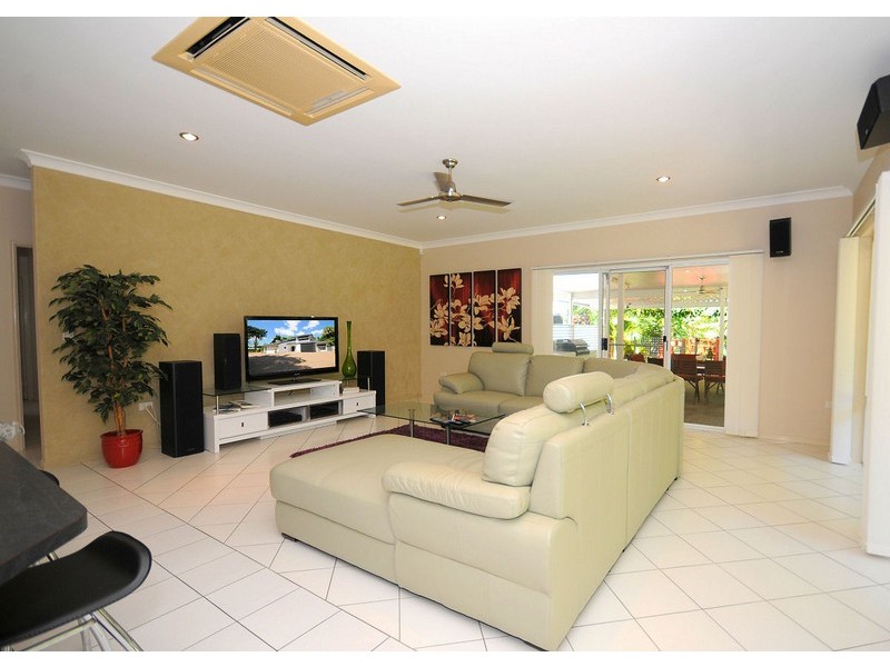 10 Palm Way, Dundowran Beach QLD 4655