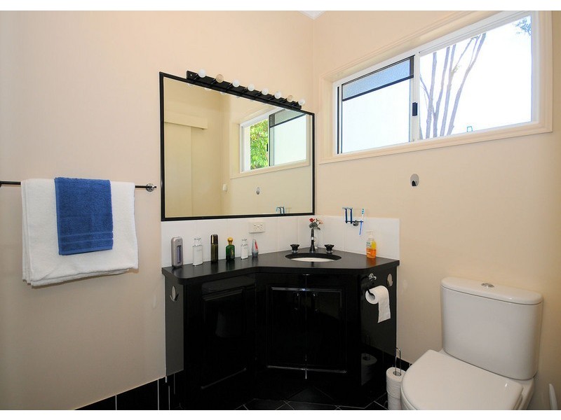 10 Palm Way, Dundowran Beach QLD 4655