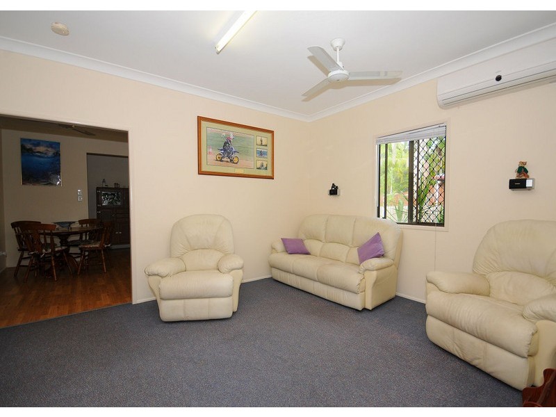 73 Dayman Street, Urangan QLD 4655