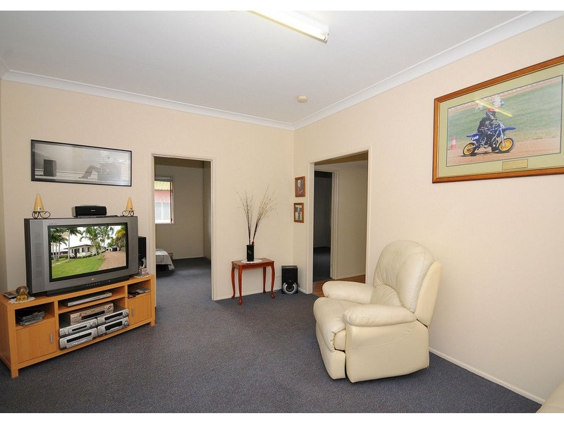 73 Dayman Street, Urangan QLD 4655
