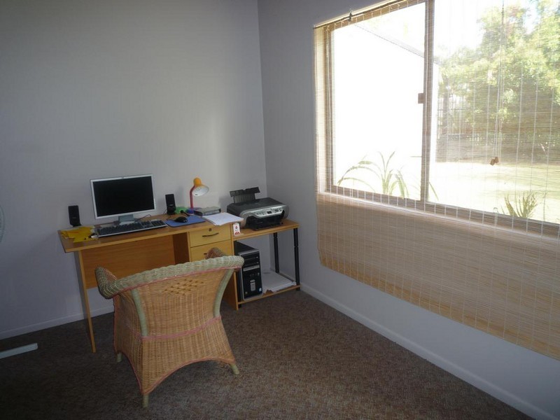 73 Honiton Street, Torquay QLD 4655