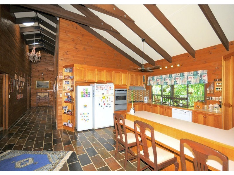 22 Senor Avenue, Urangan QLD 4655