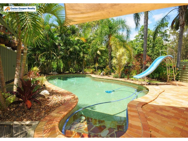22 Senor Avenue, Urangan QLD 4655