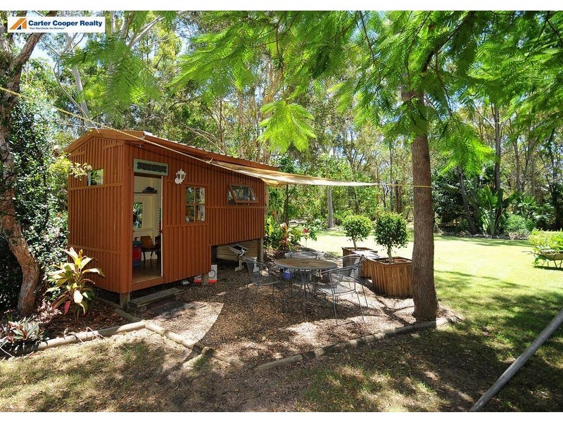22 Senor Avenue, Urangan QLD 4655