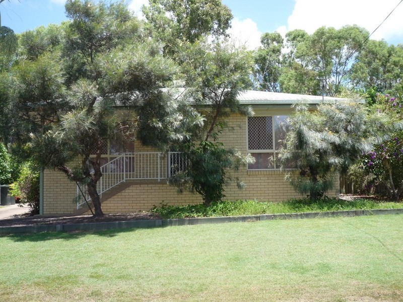 90 Lauren Street, Urangan QLD 4655