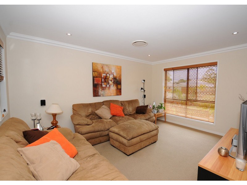 6 Kirriemuir Crt, Kawungan QLD 4655