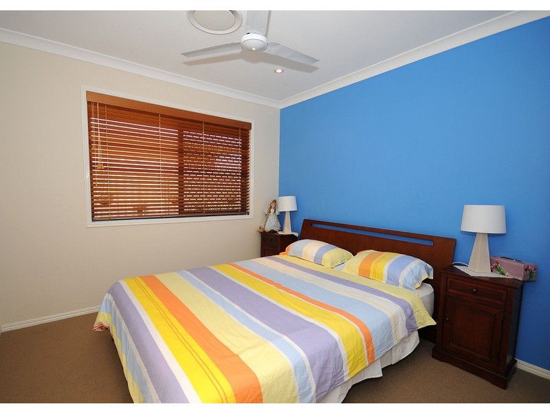 6 Kirriemuir Crt, Kawungan QLD 4655