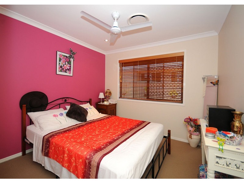 6 Kirriemuir Crt, Kawungan QLD 4655