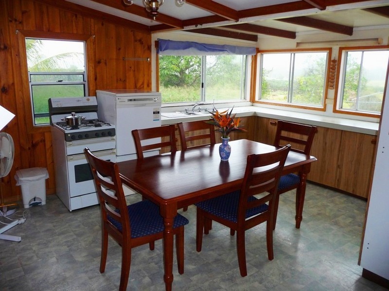 284 Lower Mountain Road, Dundowran QLD 4655