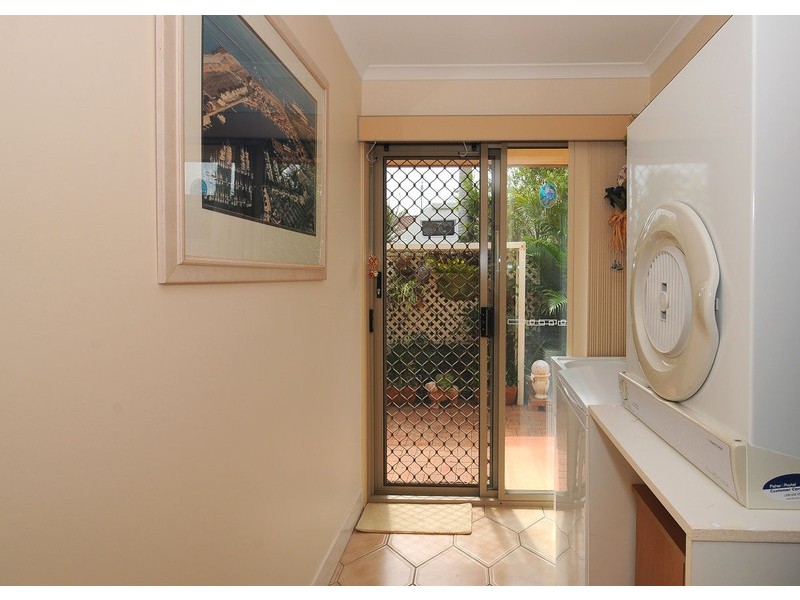 12 Lakeside Court, Torquay QLD 4655
