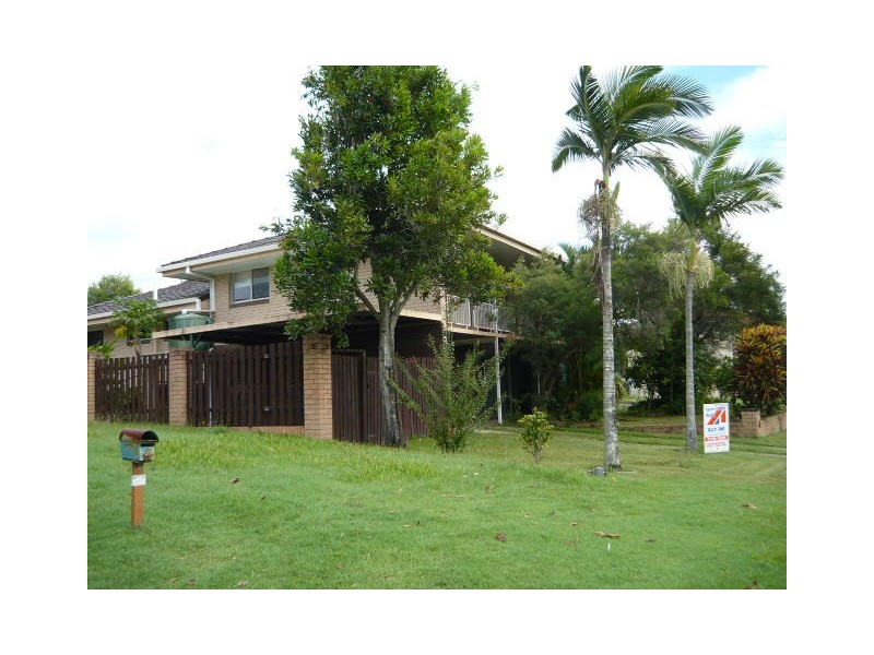 4 Jacaranda Street, Torquay QLD 4655