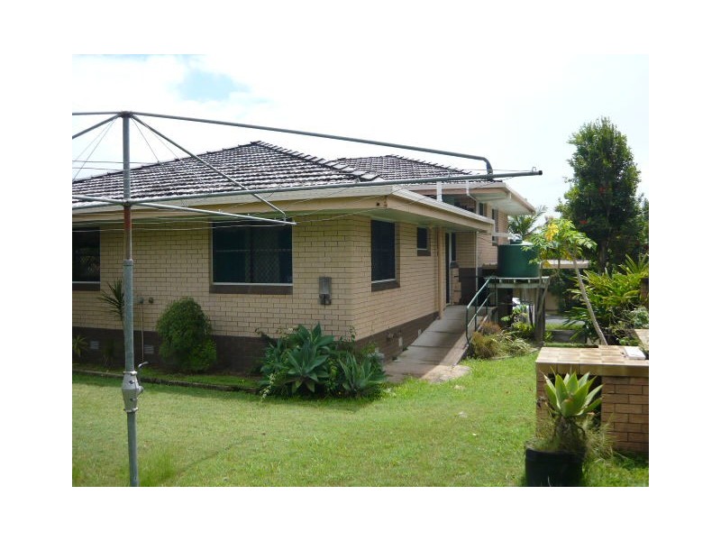 4 Jacaranda Street, Torquay QLD 4655