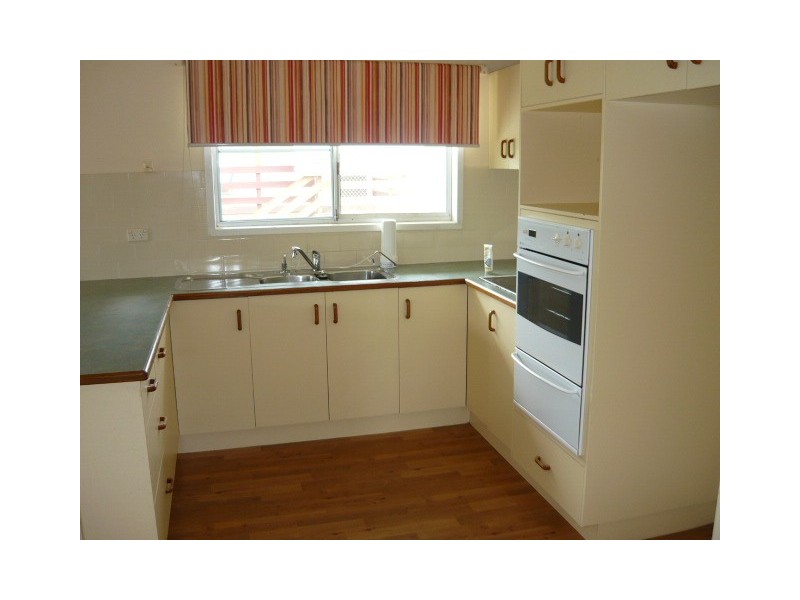 4 Jacaranda Street, Torquay QLD 4655