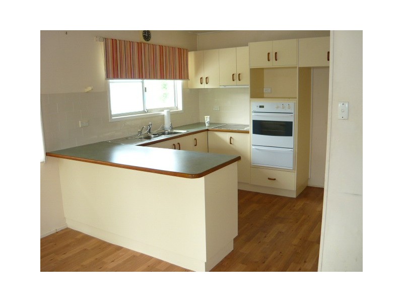 4 Jacaranda Street, Torquay QLD 4655