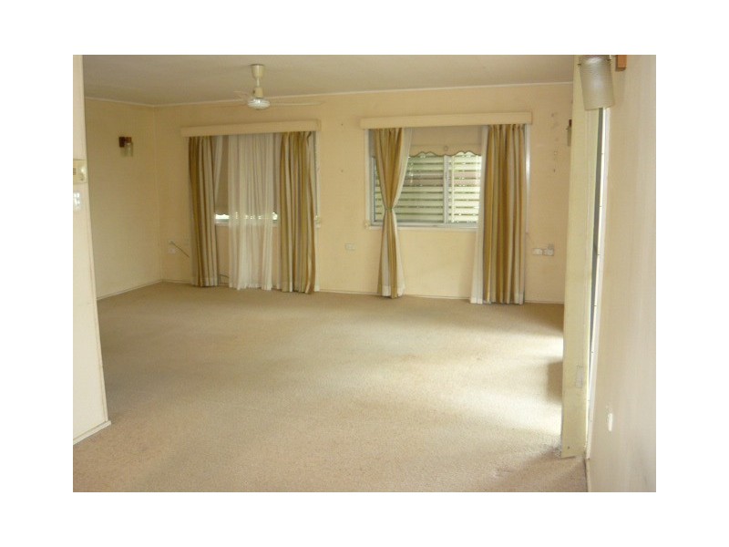 4 Jacaranda Street, Torquay QLD 4655