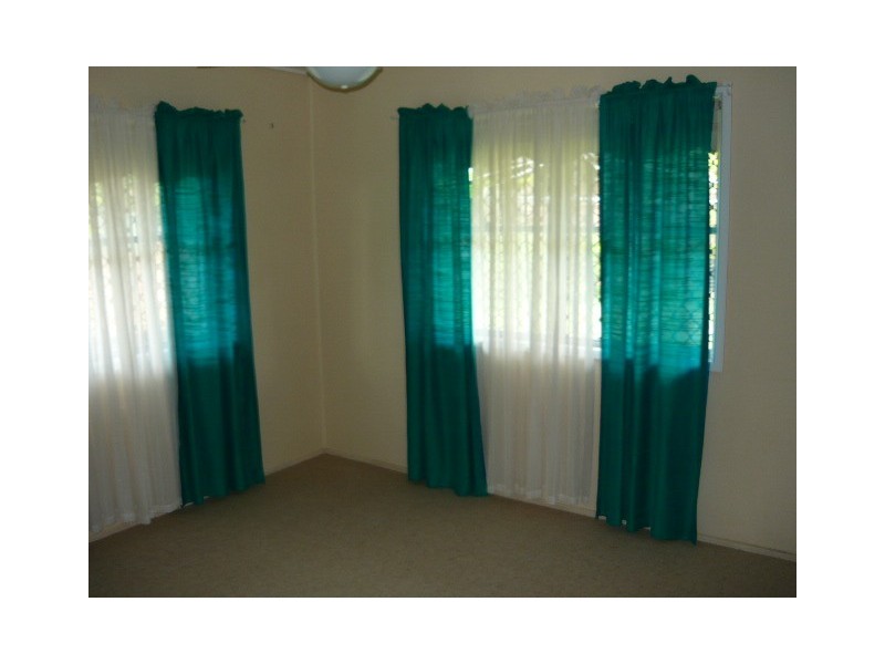 4 Jacaranda Street, Torquay QLD 4655