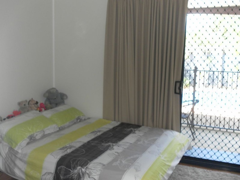 24 Paradise Street, Point Vernon QLD 4655