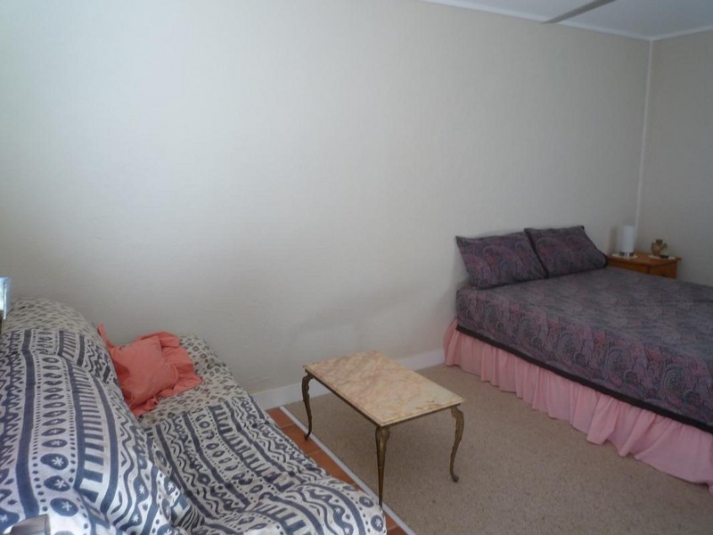 24 Paradise Street, Point Vernon QLD 4655