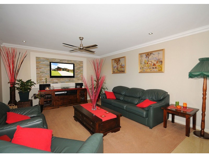 17 Parklands Bvd, Wondunna QLD 4655