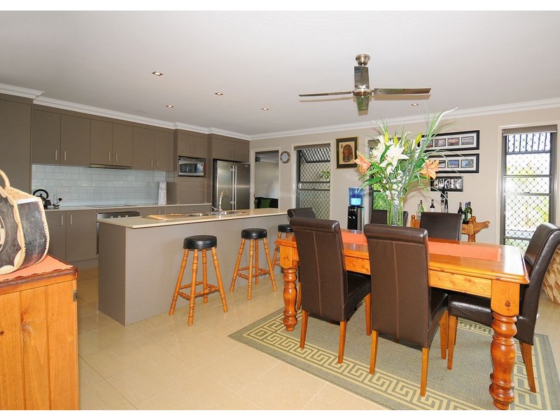 17 Parklands Bvd, Wondunna QLD 4655