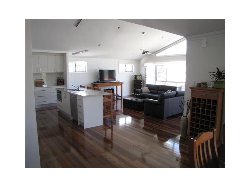 55a Esplanade, Point Vernon QLD 4655