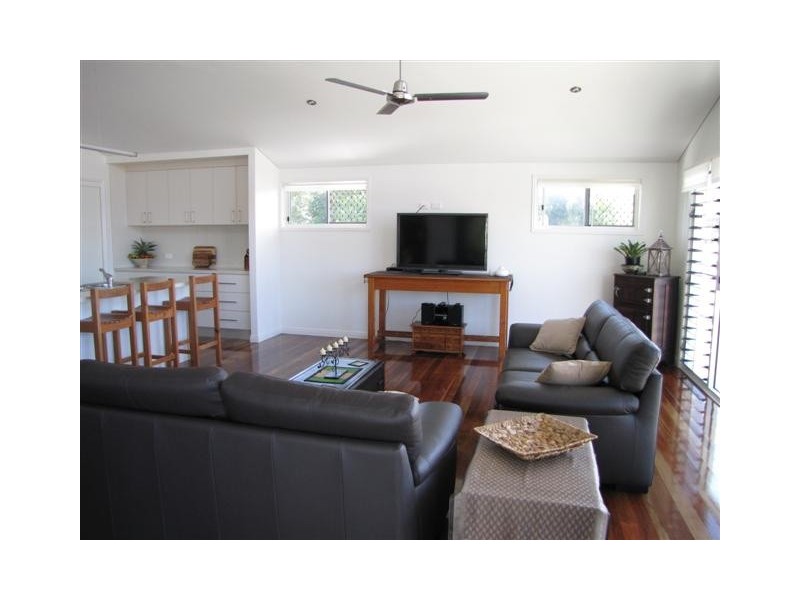 55a Esplanade, Point Vernon QLD 4655