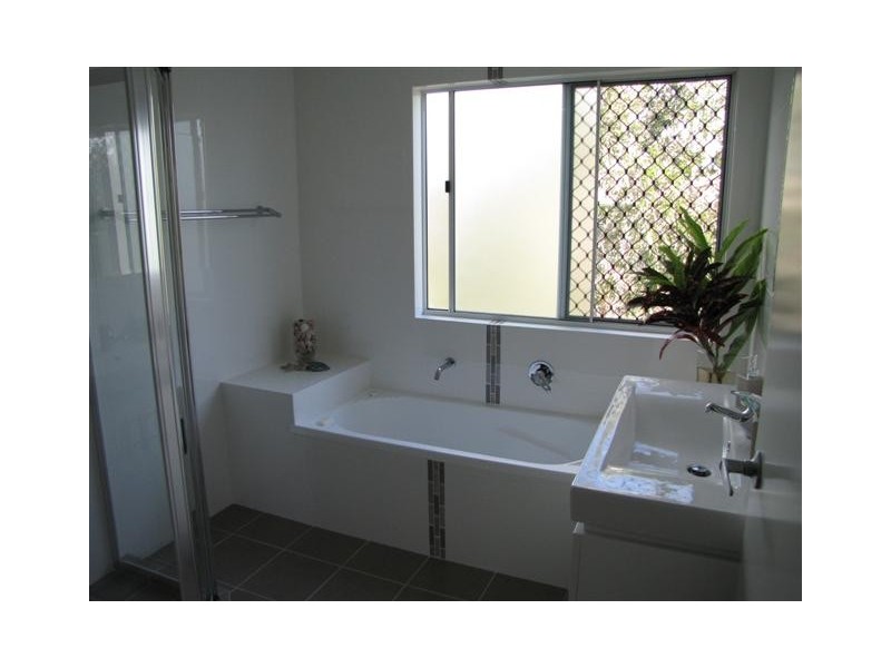 55a Esplanade, Point Vernon QLD 4655