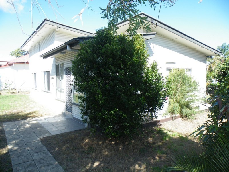 18 Elizabeth Street, Urangan QLD 4655