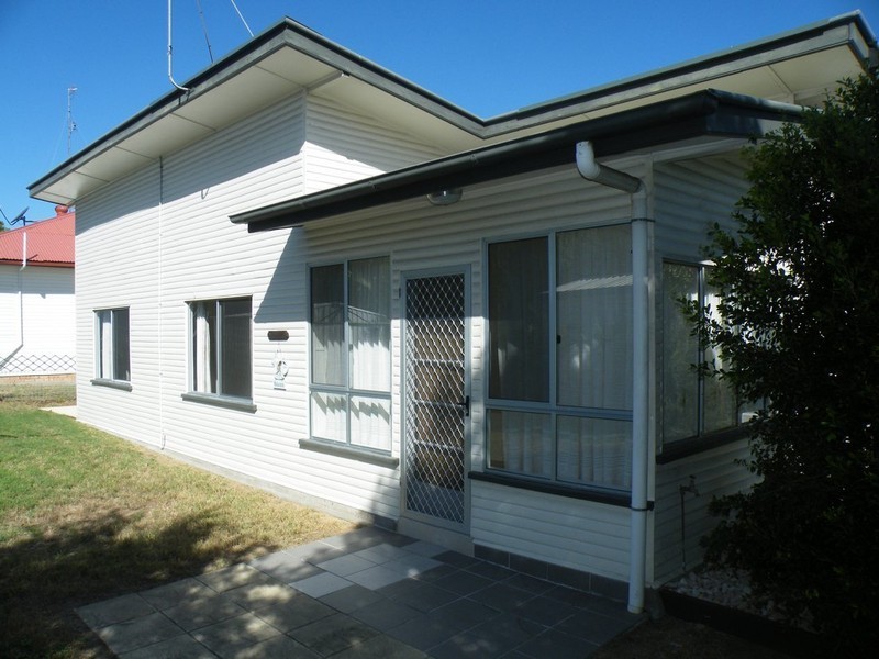 18 Elizabeth Street, Urangan QLD 4655