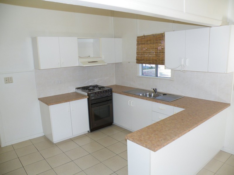 18 Elizabeth Street, Urangan QLD 4655