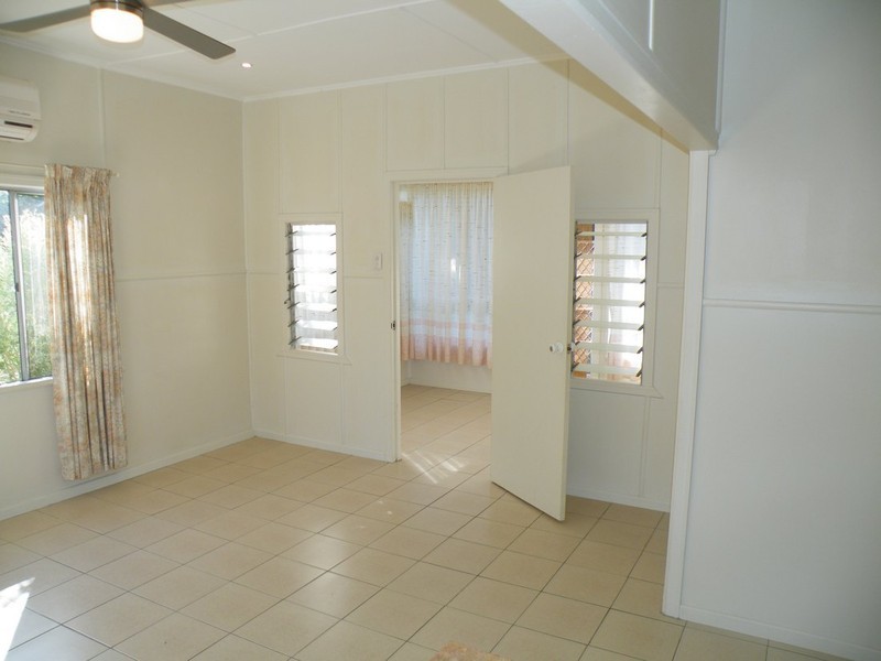 18 Elizabeth Street, Urangan QLD 4655