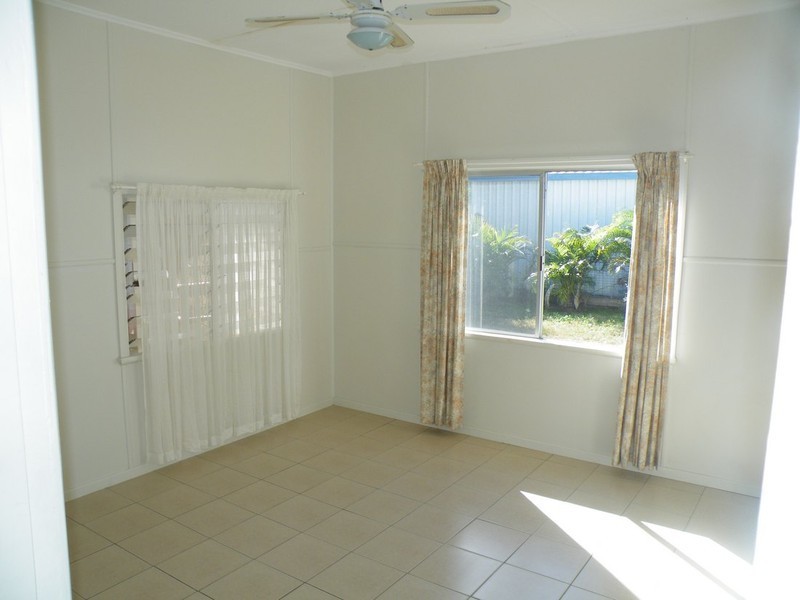 18 Elizabeth Street, Urangan QLD 4655