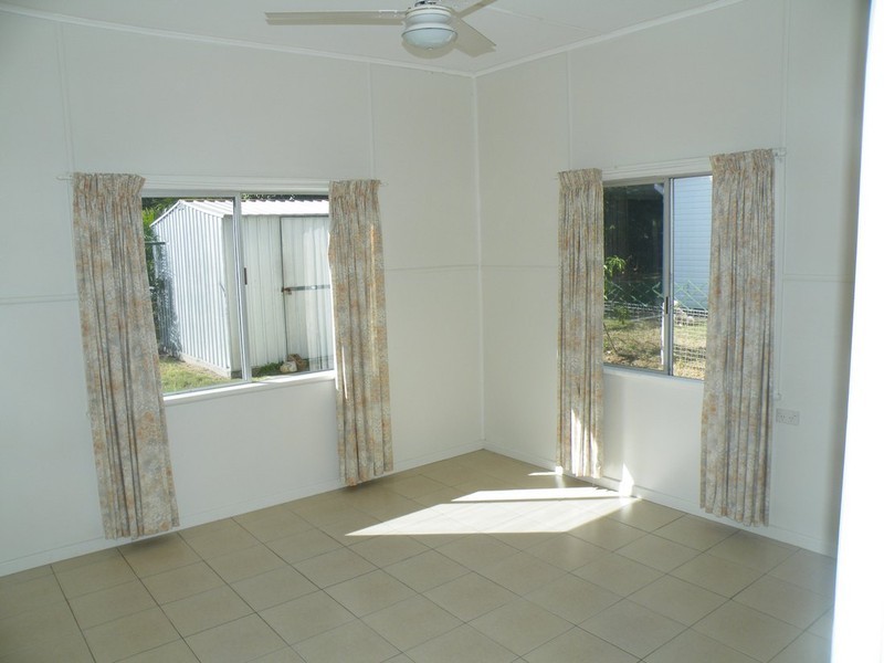 18 Elizabeth Street, Urangan QLD 4655