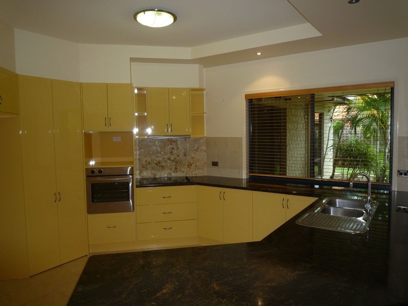 6 Surrey Court, Kawungan QLD 4655