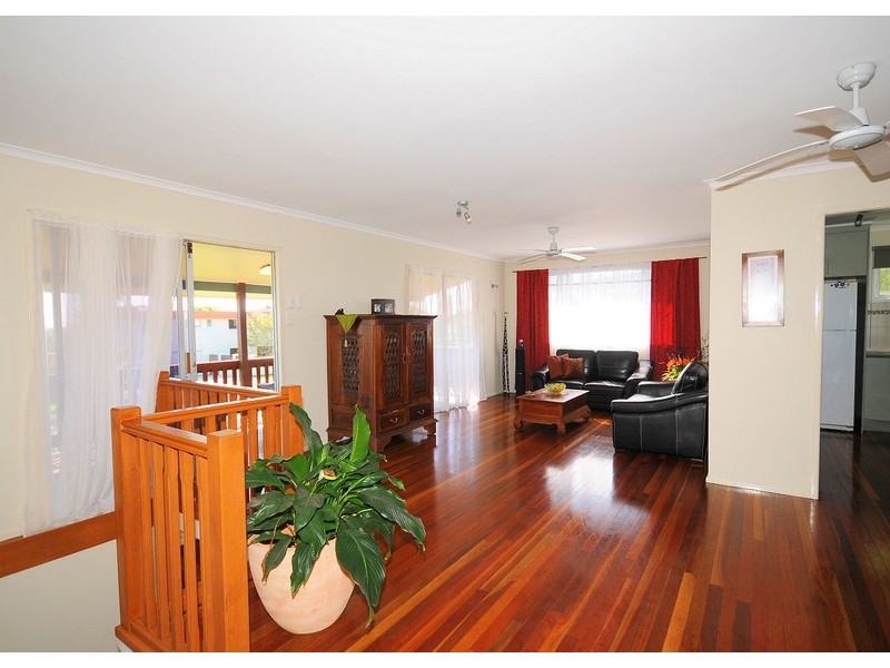 13 Hillcrest Avenue, Scarness QLD 4655