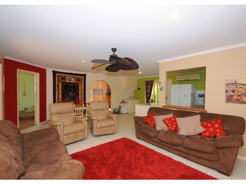 3 Benson Close, Urraween QLD 4655