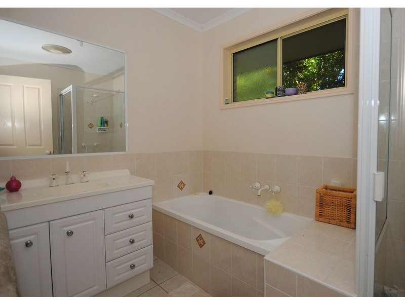 3 Benson Close, Urraween QLD 4655