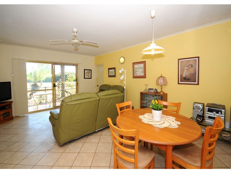 1/3 Beach Road, Pialba QLD 4655